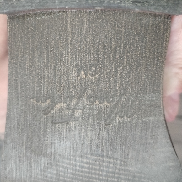 Boots - Picture 4 of 4